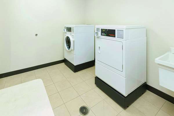  - Hampton Inn Waynesburg - I-79, Exit 14