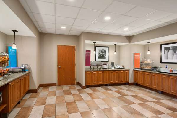 Restaurant - Hampton Inn & Suites Central Williamsburg