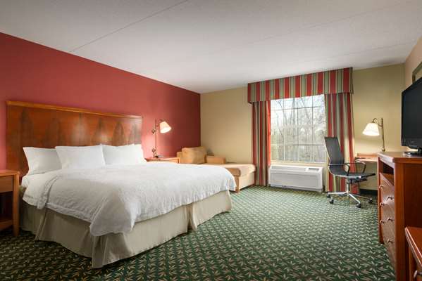 - Hampton Inn & Suites Central Williamsburg