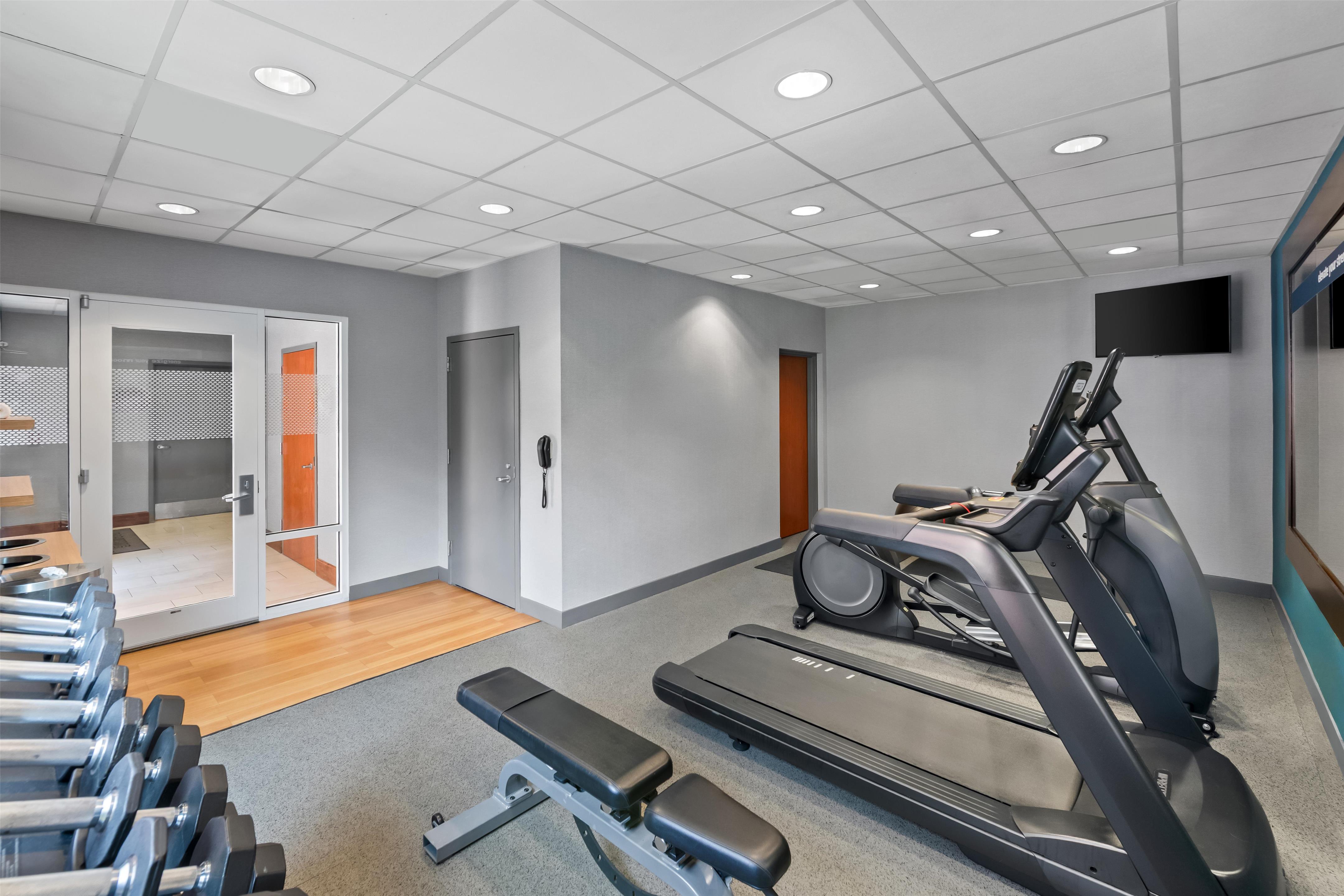Health club fitness center gym | Hampton Inn & Suites Williamsburg-Central