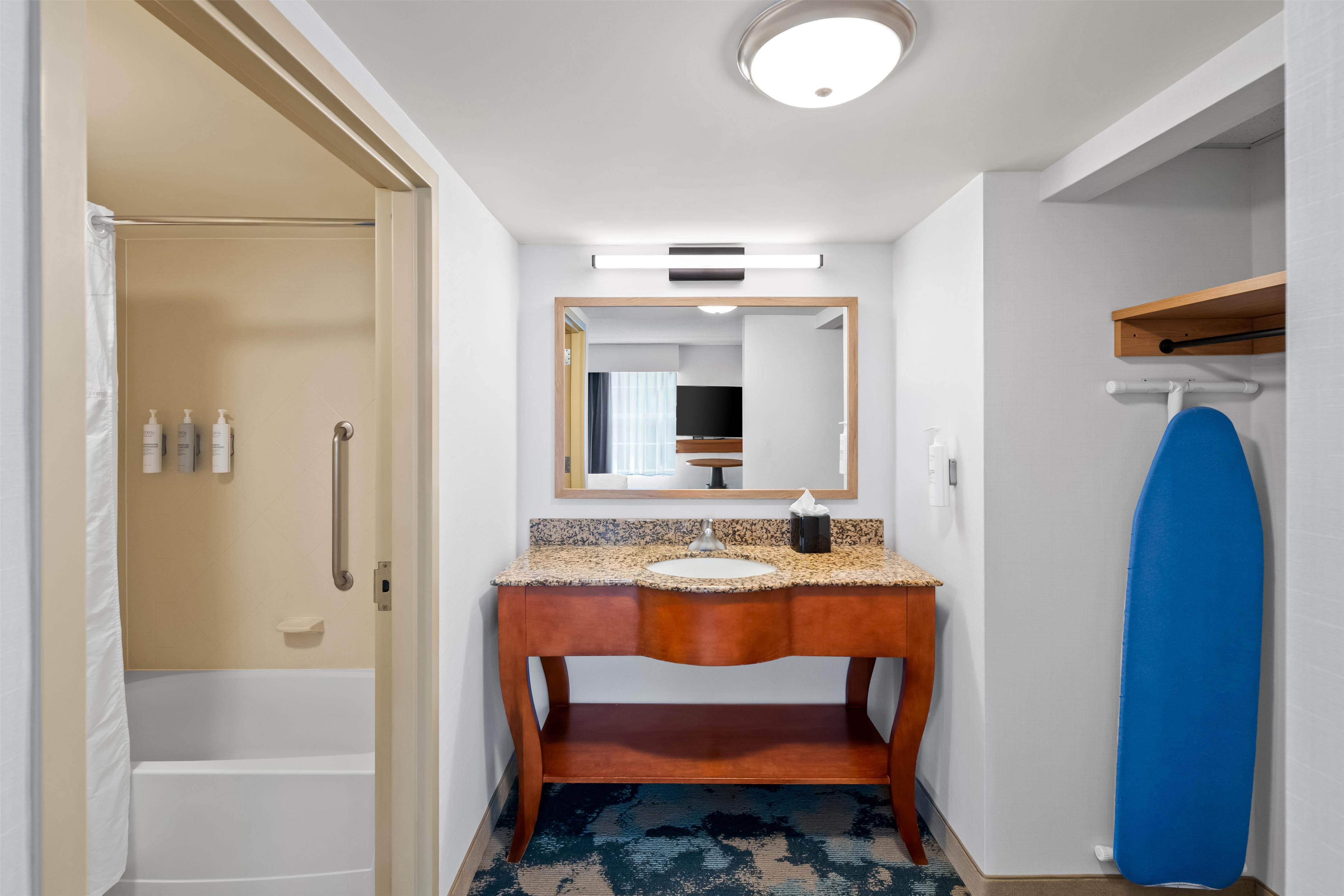 Guest room bath