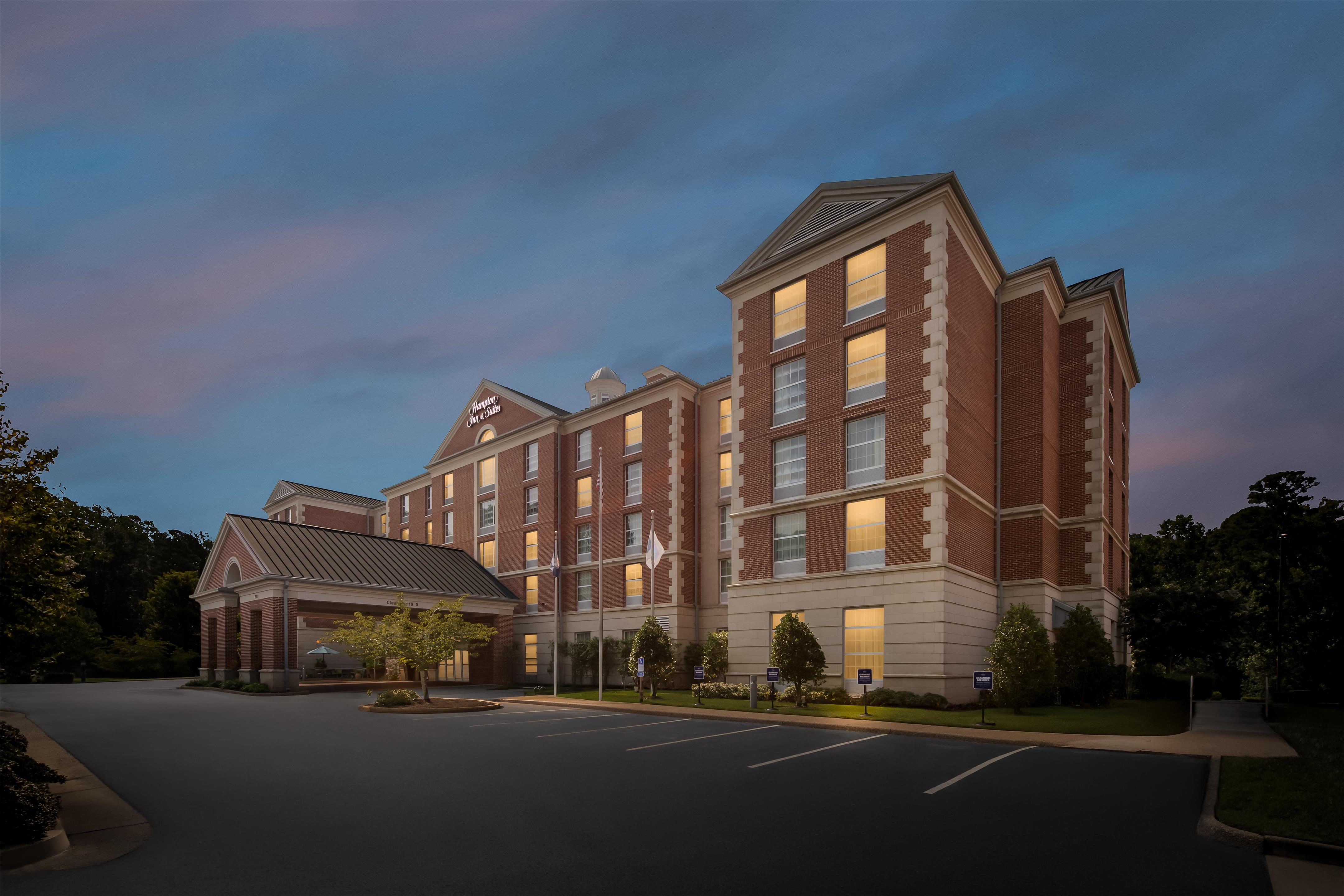 Exterior | Hampton Inn & Suites Williamsburg-Central