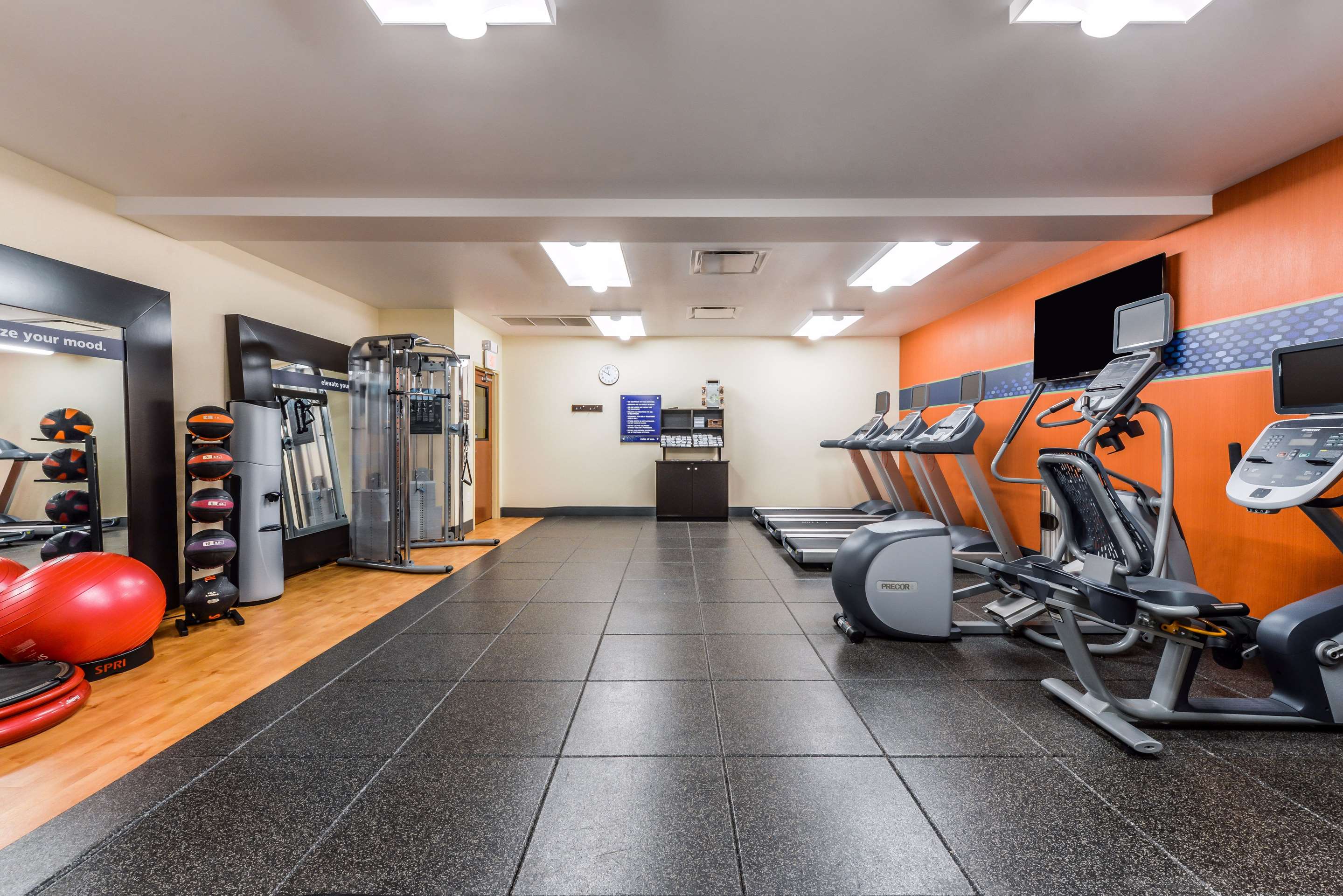 Health club fitness center gym | Hampton Inn & Suites Boulder-North