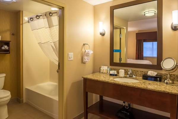  - Hampton Inn & Suites North Boulder