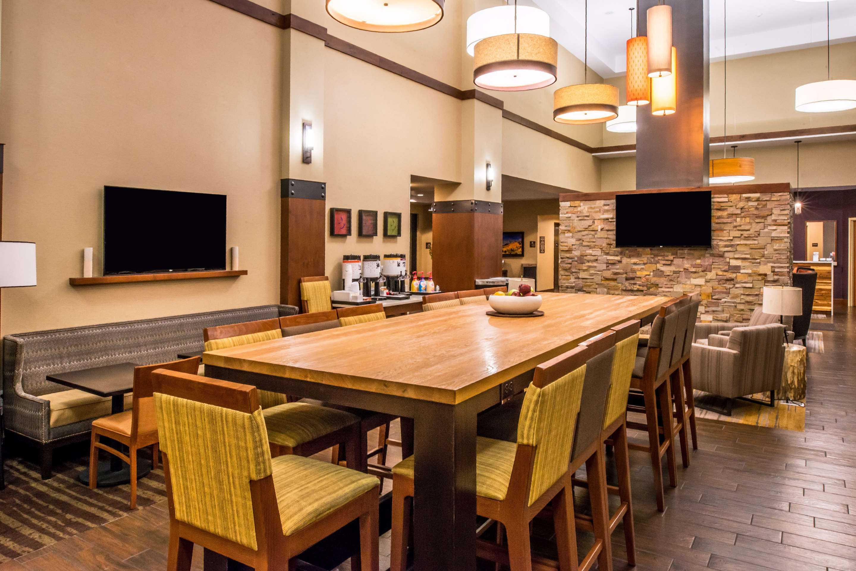Lobby | Hampton Inn & Suites Boulder-North