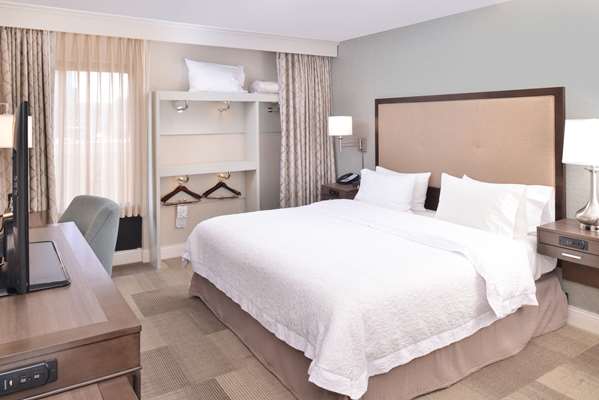  - Hampton Inn West Covina - I-10, Exit 37B