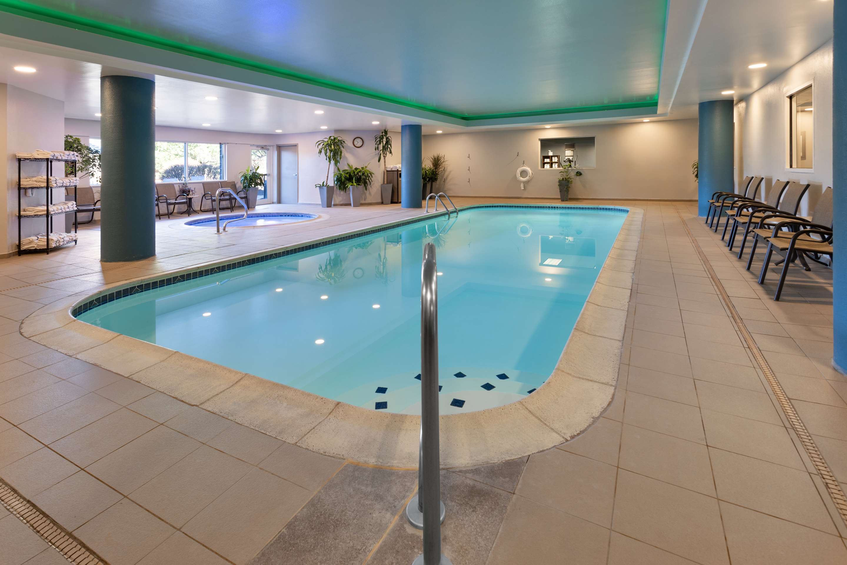 Pool | Hampton Inn & Suites Wells-Ogunquit