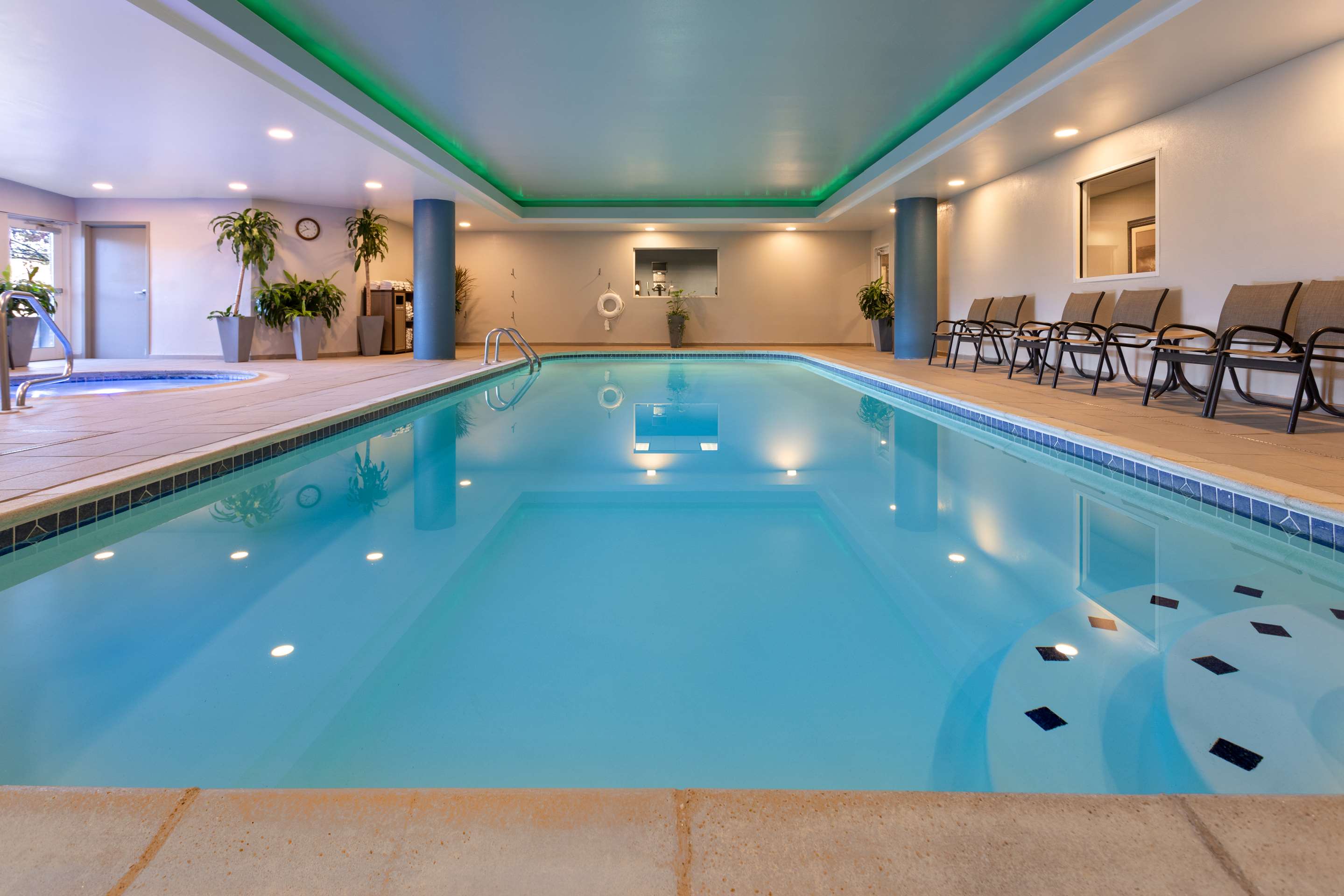 Pool | Hampton Inn & Suites Wells-Ogunquit