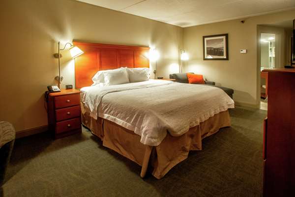  - Hampton Inn Wheeling - I-70, Exit 2A