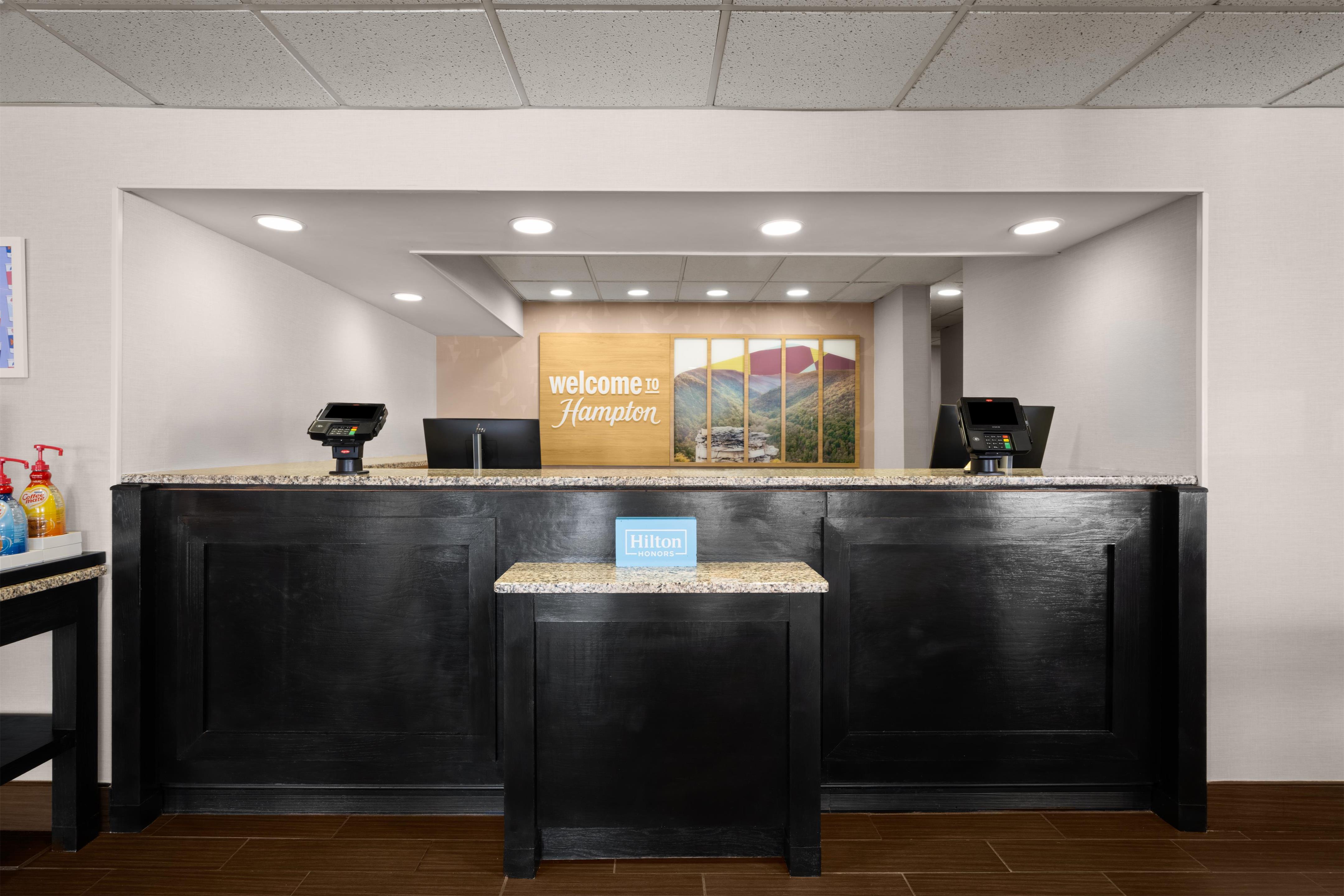 Reception | Hampton Inn Winfield/teays Valley