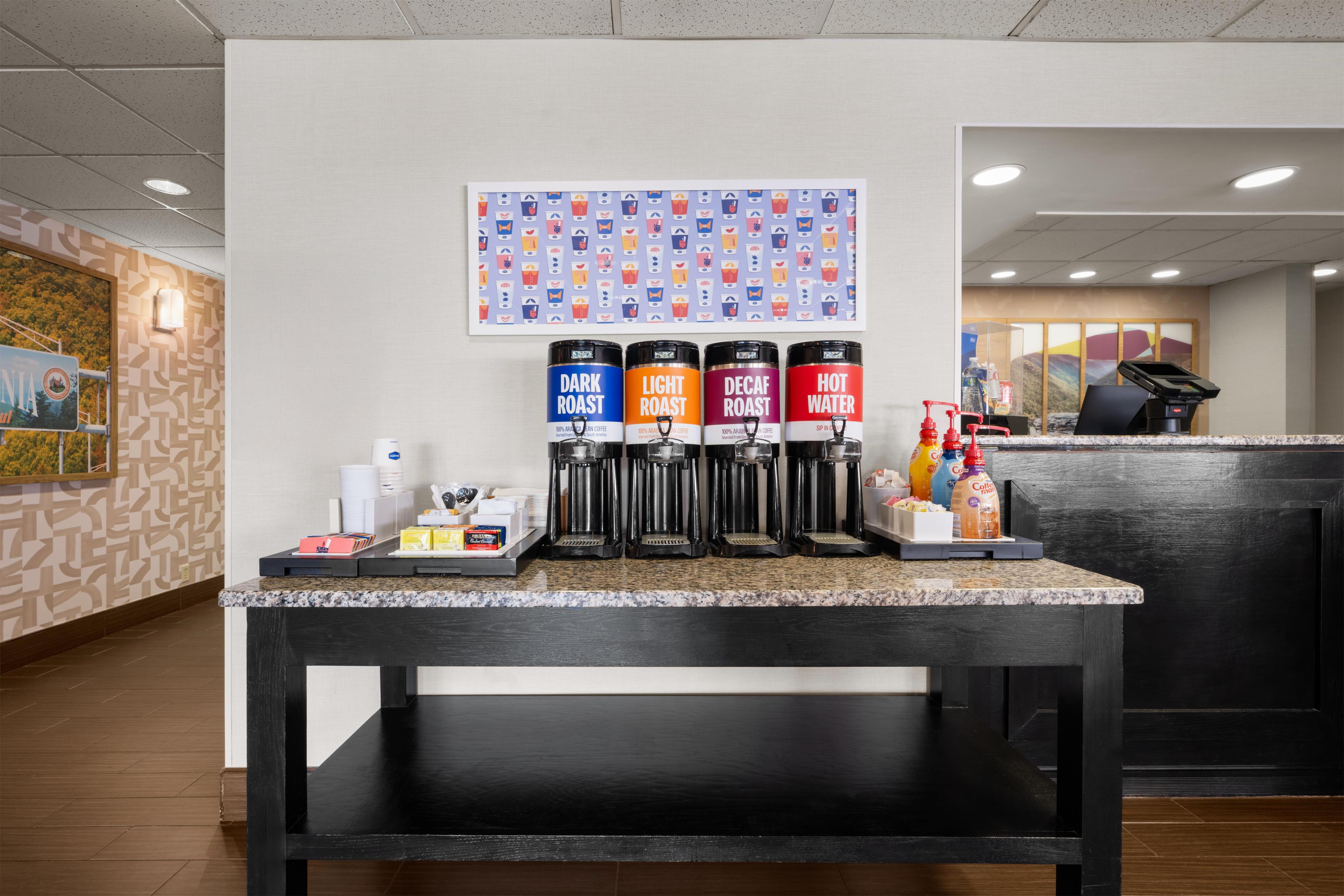 Breakfast Area | Hampton Inn Winfield/teays Valley
