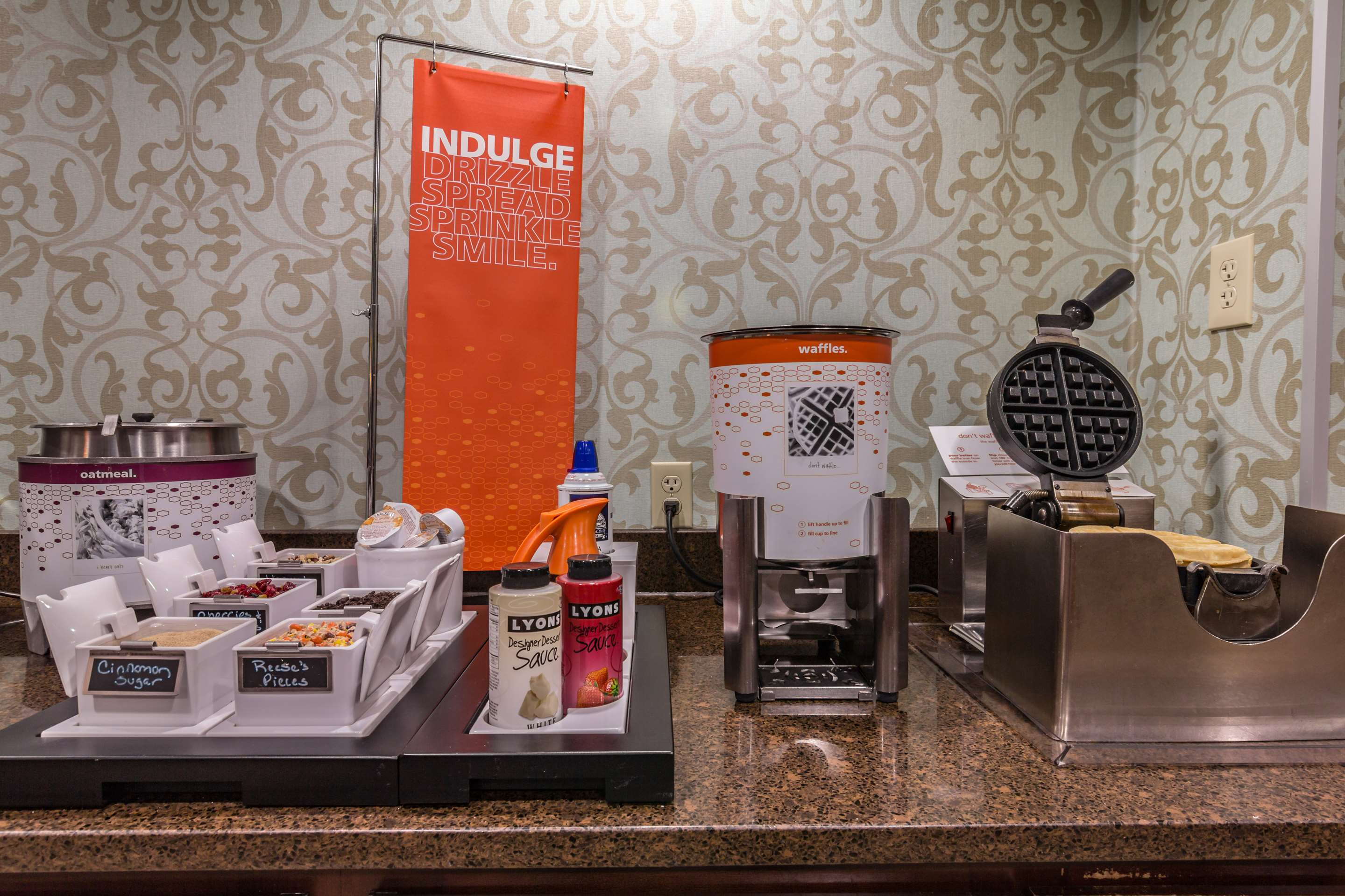 Restaurant | Hampton Inn Winchester-University/Mall Area