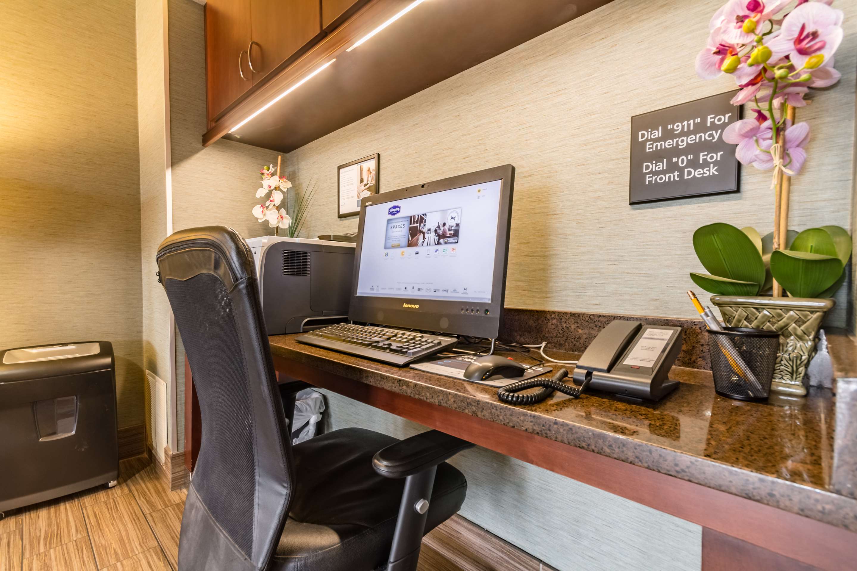 Business Center | Hampton Inn Winchester-University/Mall Area