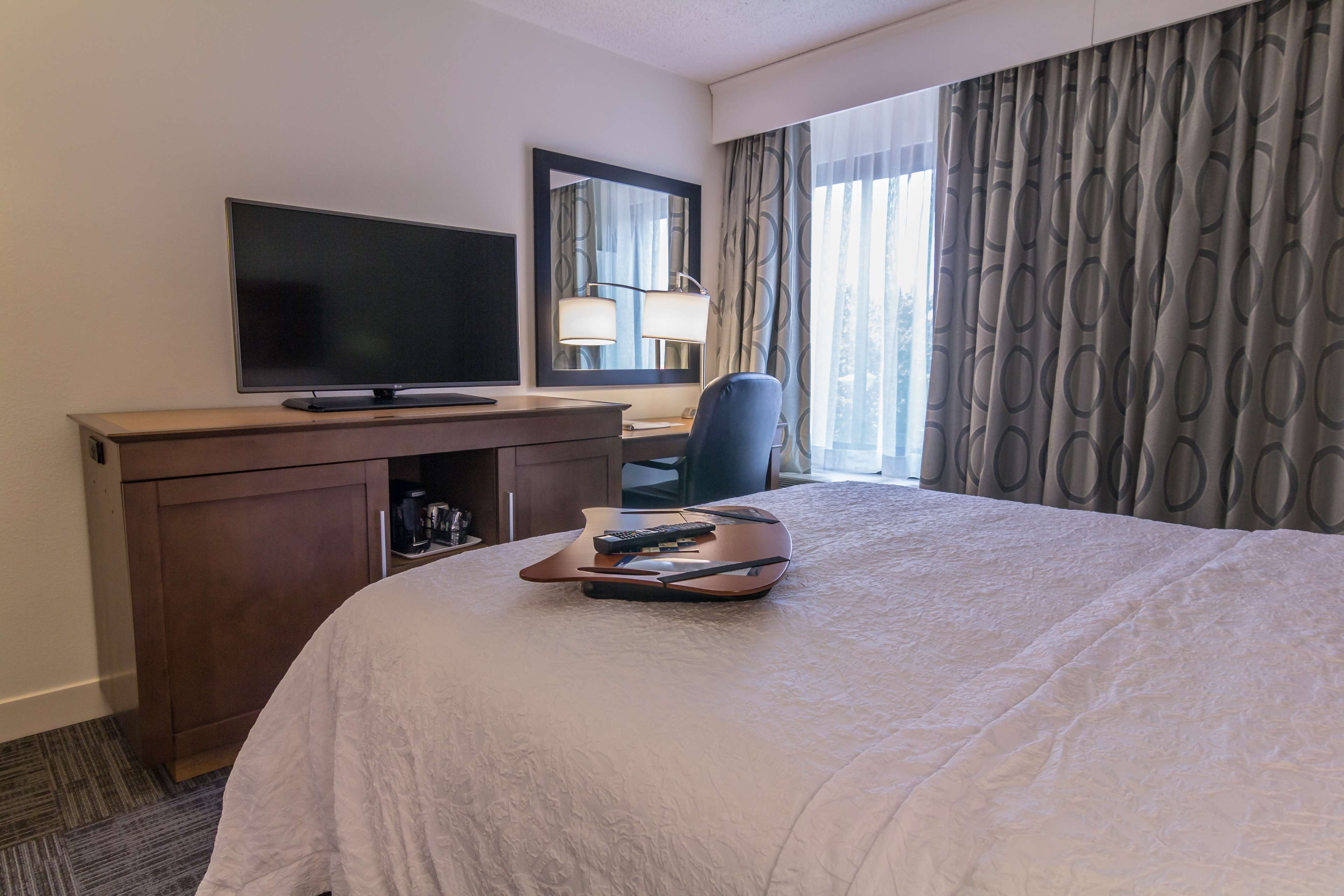 Hampton Inn Winchester-University/ Mall Room Type - 1QN SMALL ROOM W FRIDGE NS