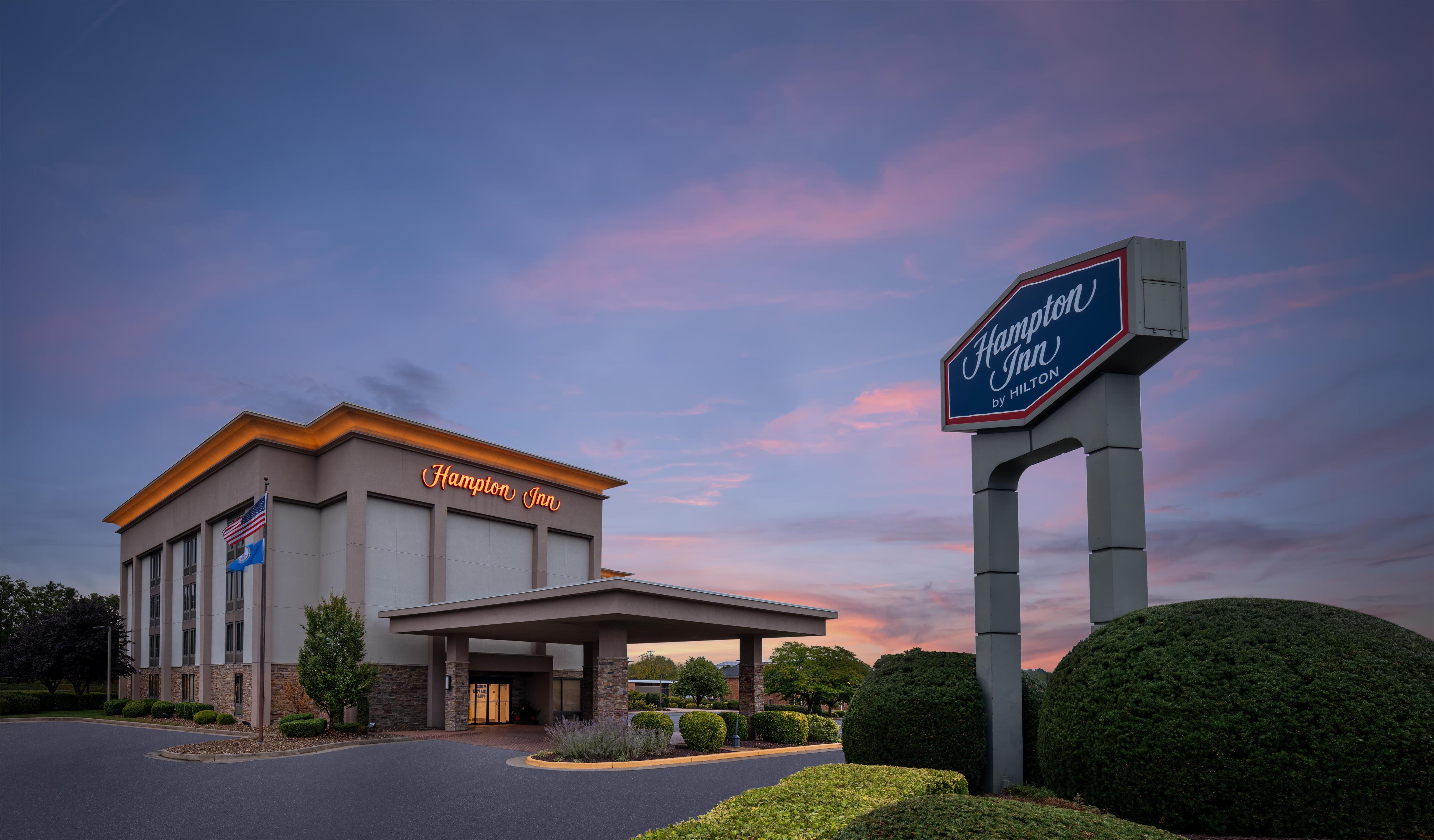 Exterior | Hampton Inn Winchester-University/Mall Area