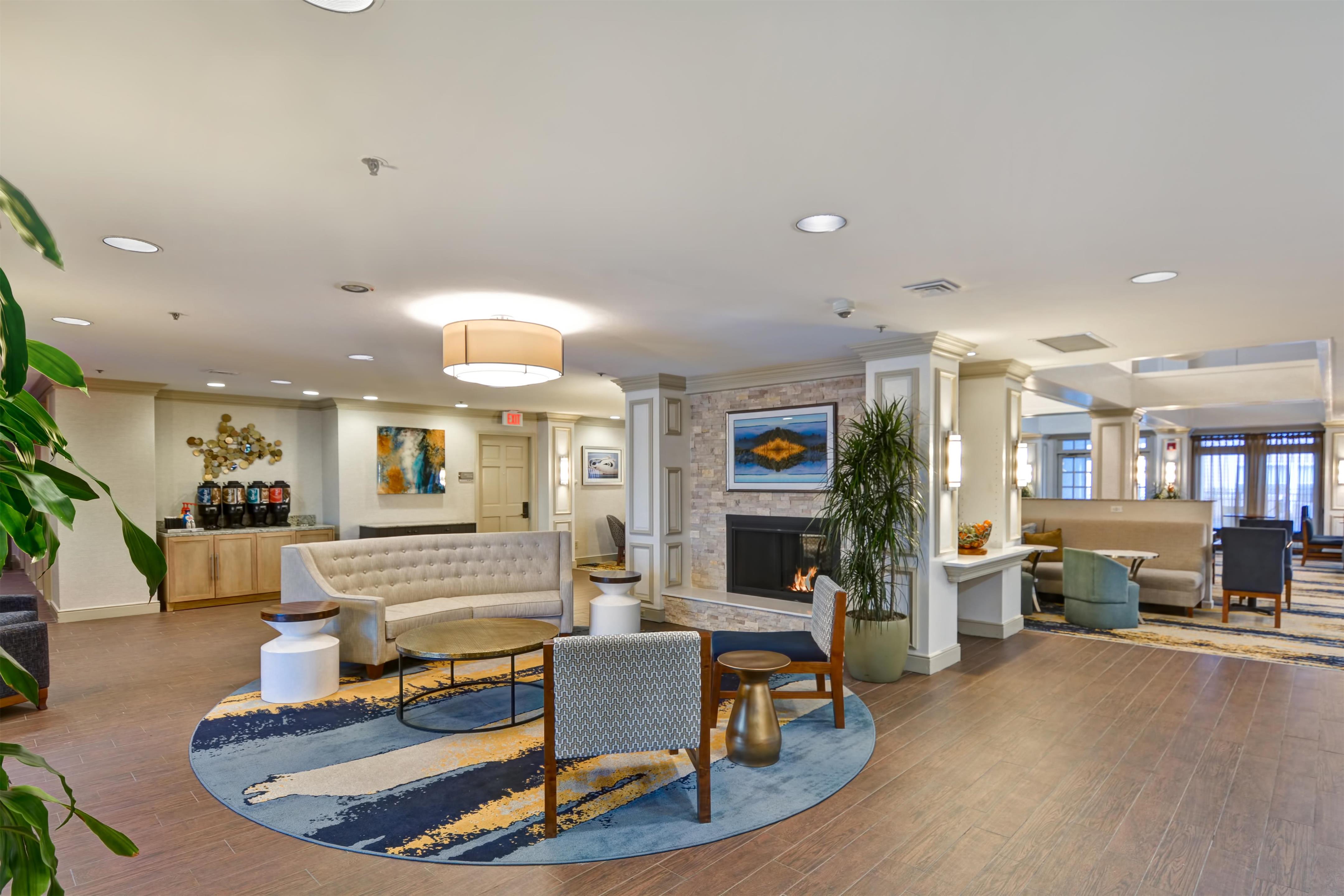 Lobby | Homewood Suites by Hilton Windsor Locks Hartford