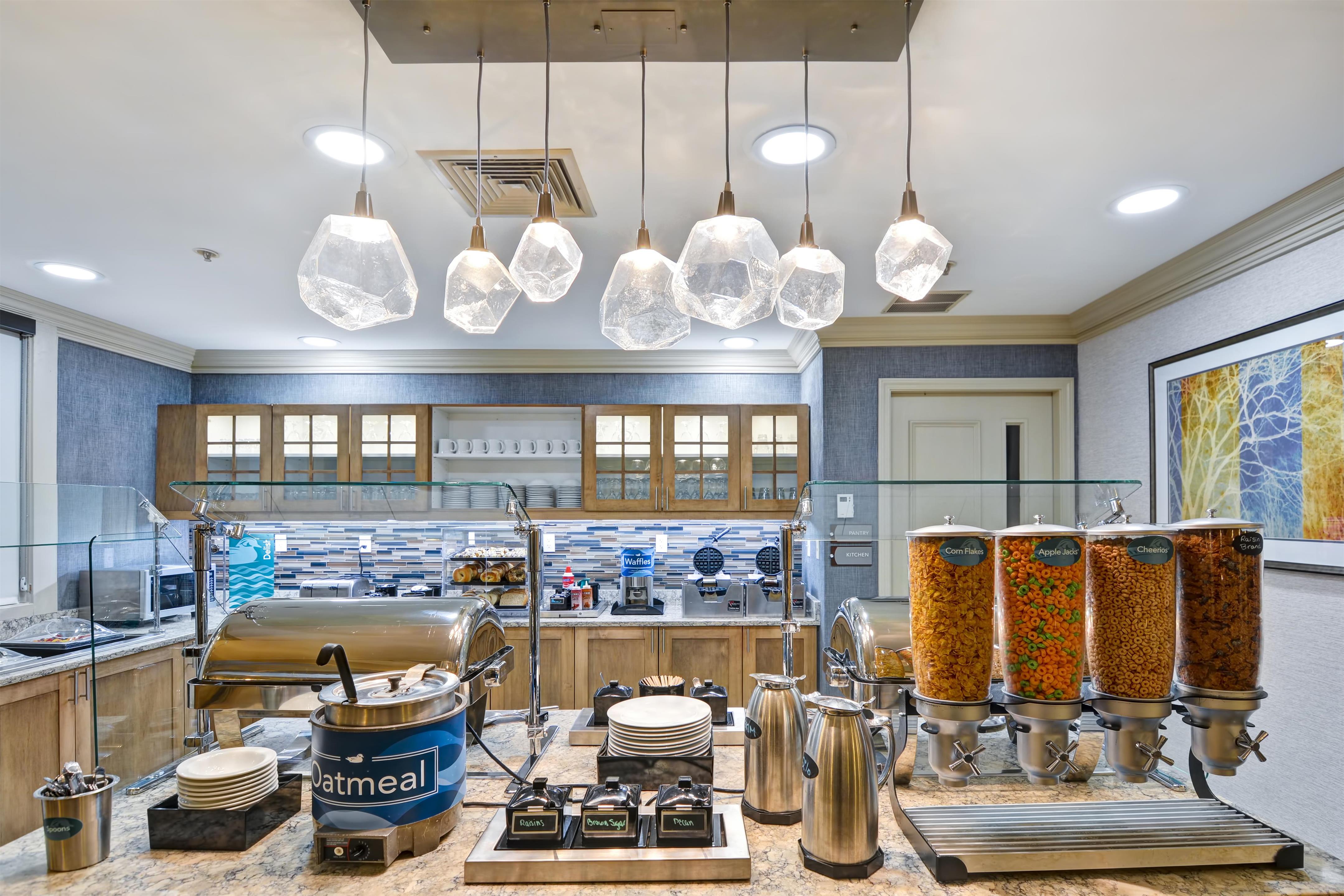 Breakfast Area | Homewood Suites by Hilton Windsor Locks Hartford