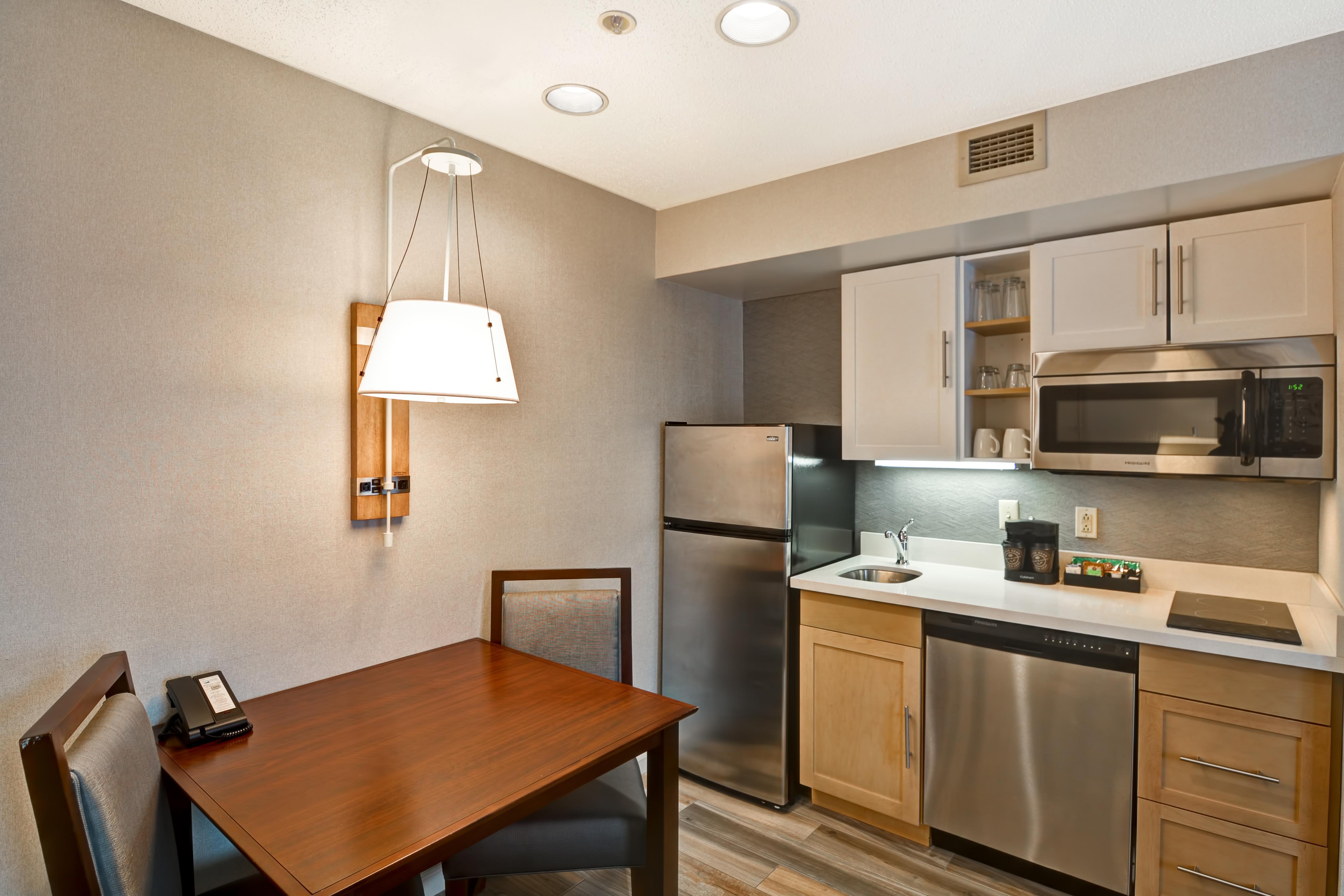 Homewood Suites Hartford/Windsor Locks Room Type - 1 KING HOMEWOOD NON-SMKG
