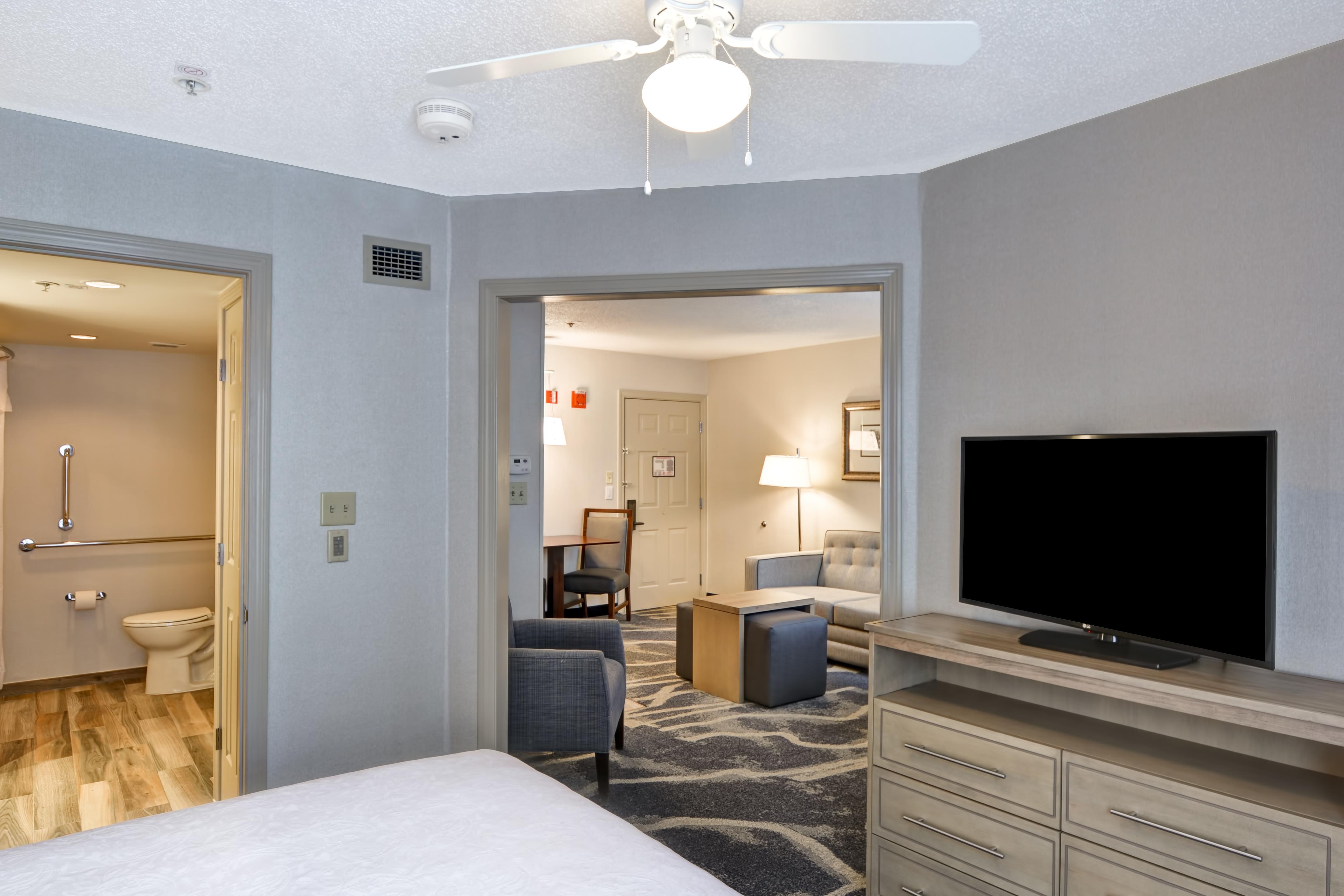 Homewood Suites Hartford/Windsor Locks Room Type - 1DB PREM MOB HEA AC STE NS