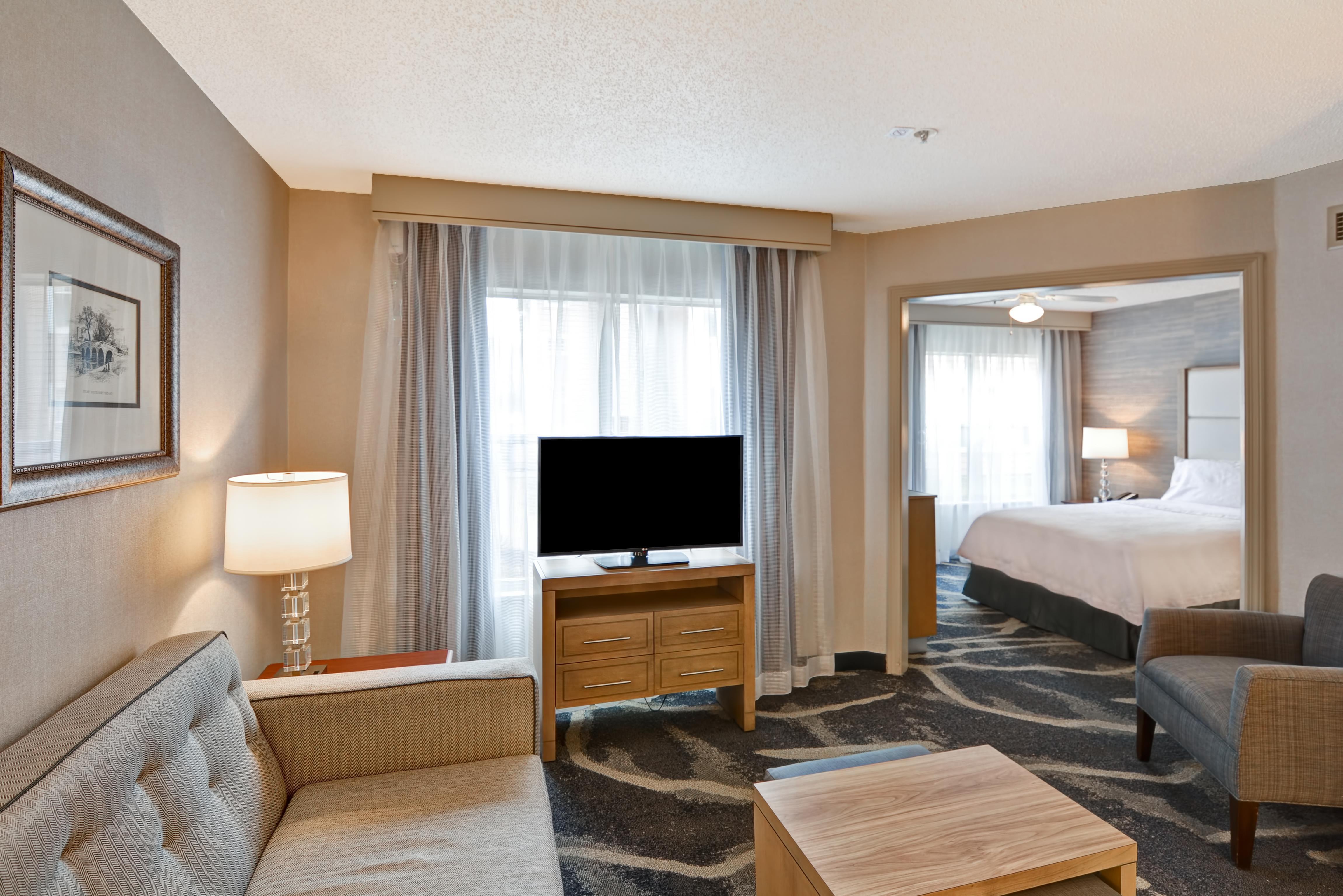 Homewood Suites Hartford/Windsor Locks Room Type - 1DB STE MOB HR ACC RI-S NS