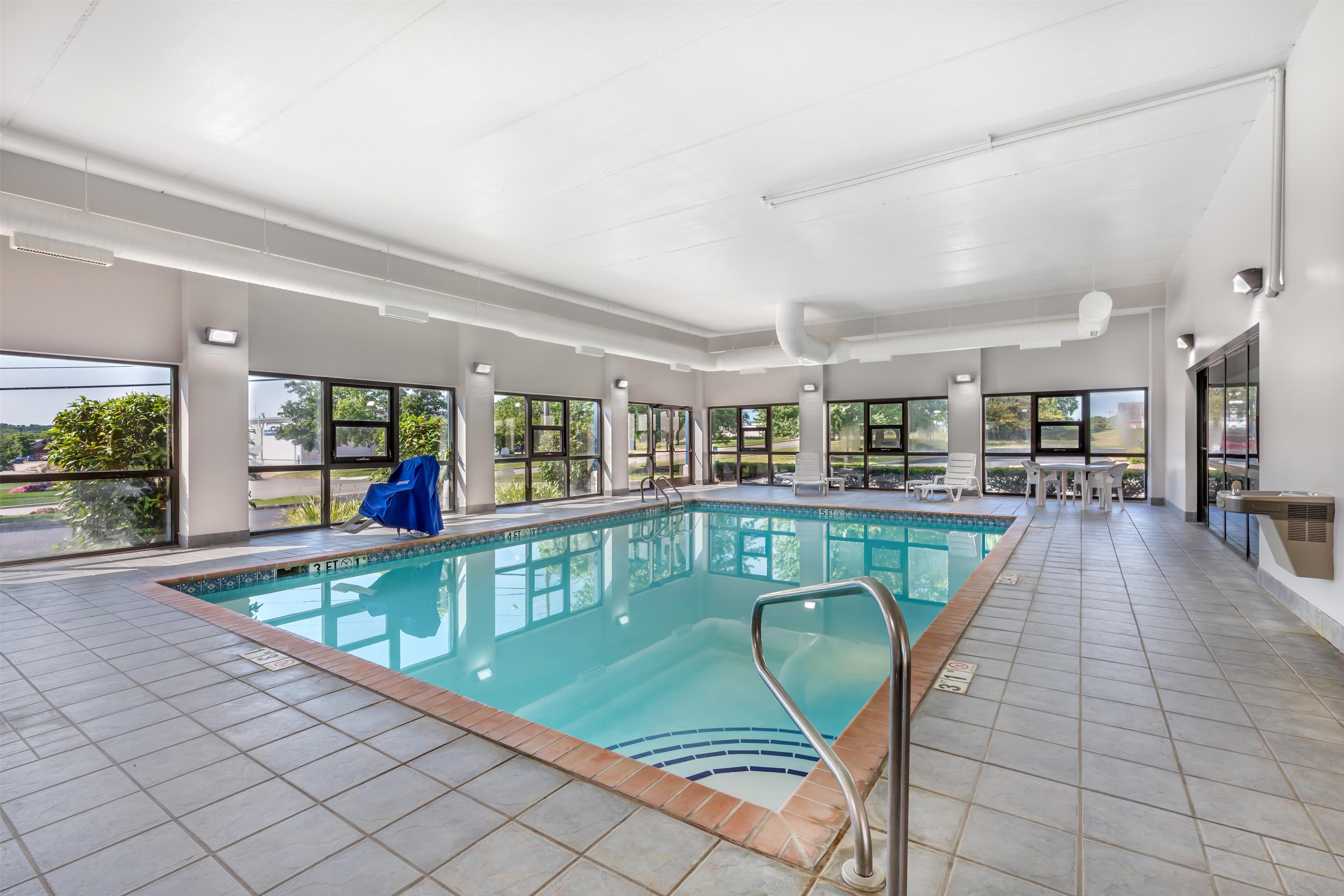 Pool | Hampton Inn Wooster