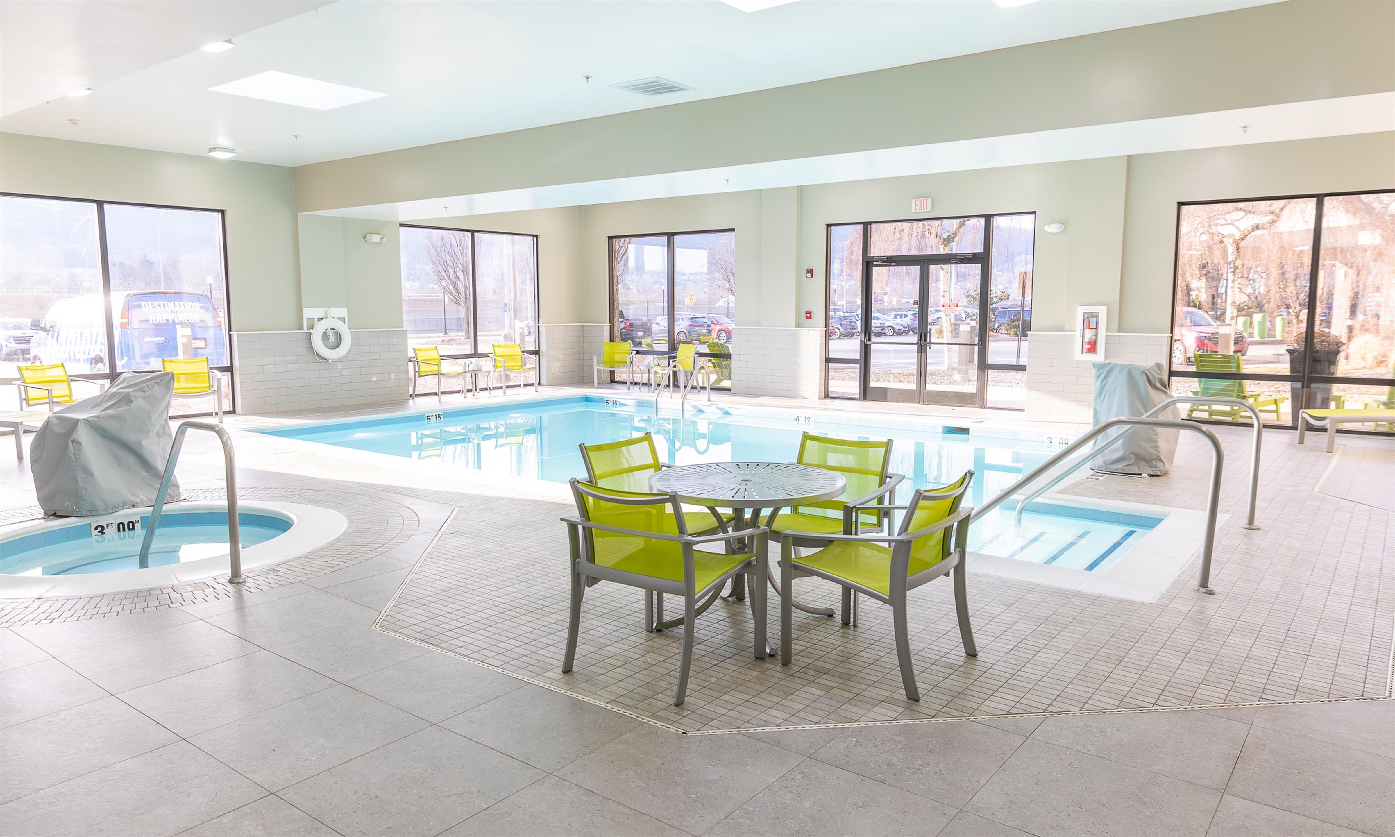 Pool | Hampton Inn Williamsport-Downtown