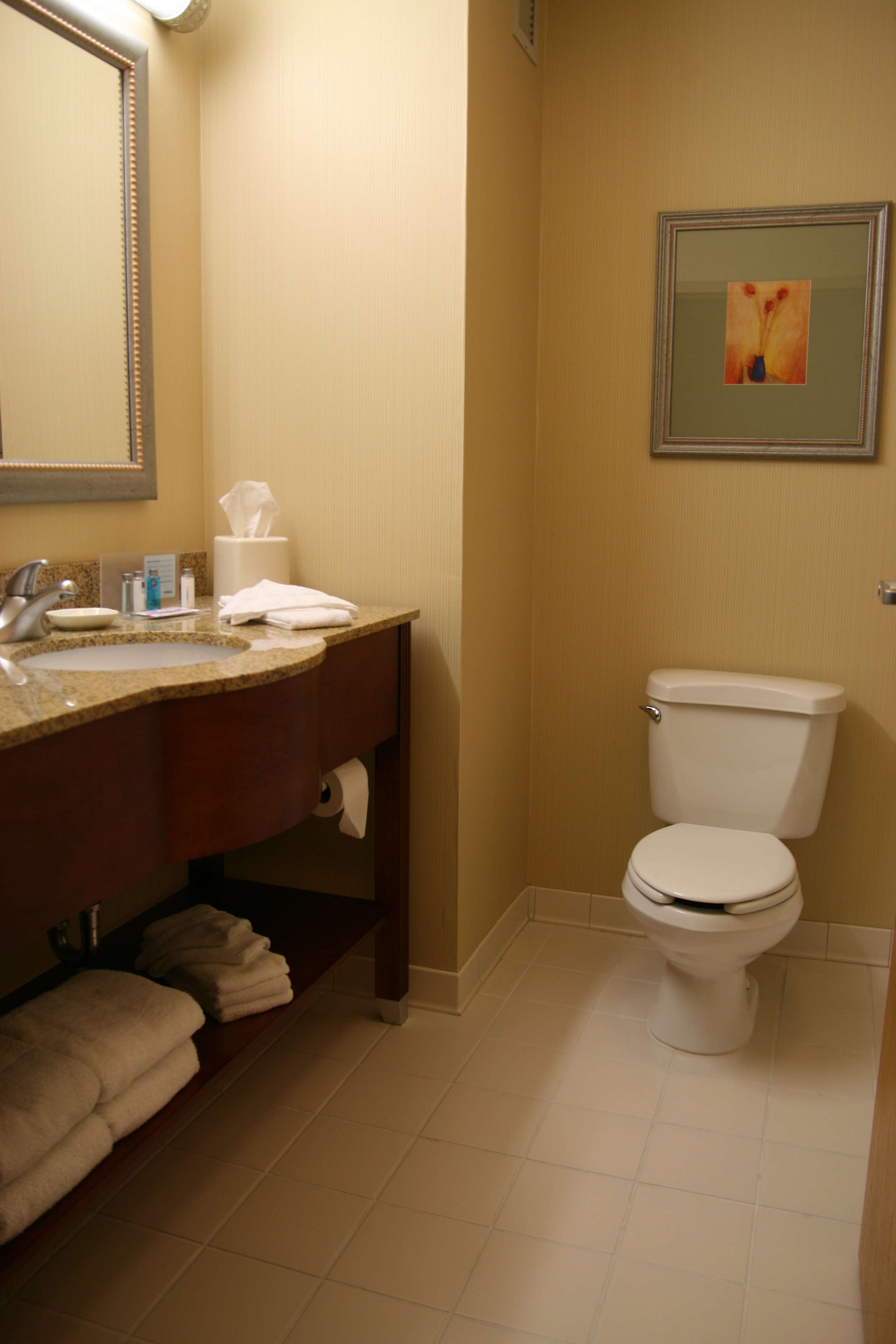 Hampton Inn by Hilton White River Junction Room Type - KING STANDARD-NON SMOKING