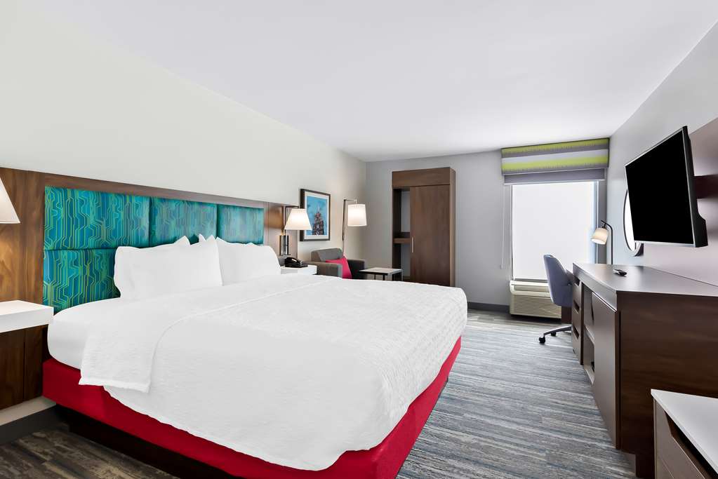 Hampton Inn Washington, PA-guestroom-Guest Room,On-Site.jpg