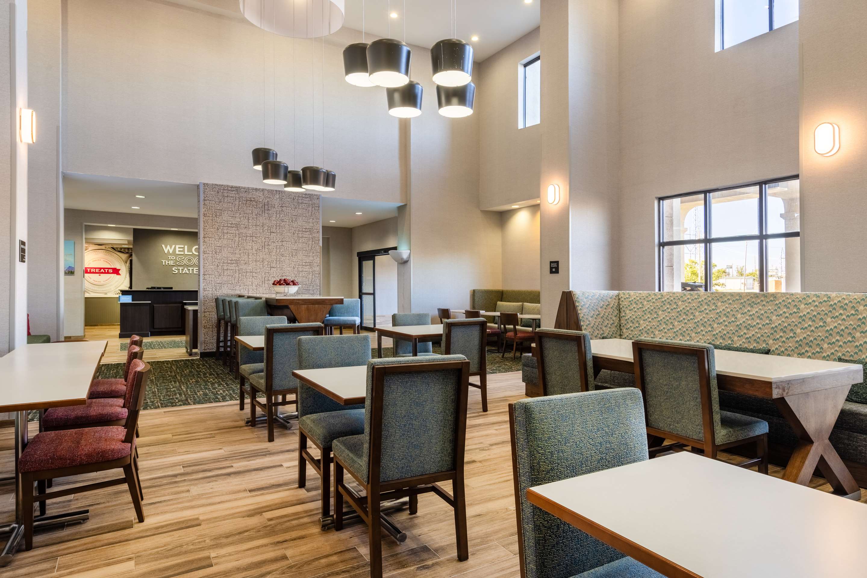 Lobby | Hampton Inn & Suites Woodward