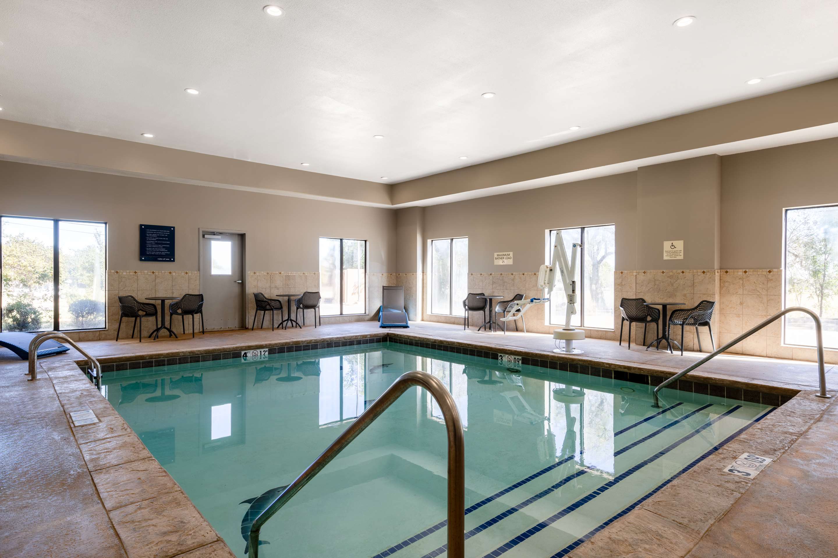 Pool | Hampton Inn & Suites Woodward