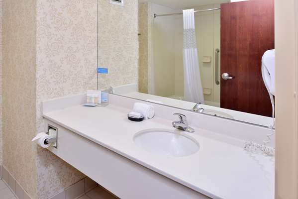  - Hampton Inn Fishersville - I-64, Exit 91