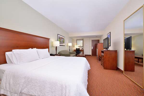  - Hampton Inn Fishersville - I-64, Exit 91