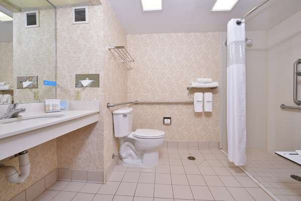  - Hampton Inn Fishersville - I-64, Exit 91