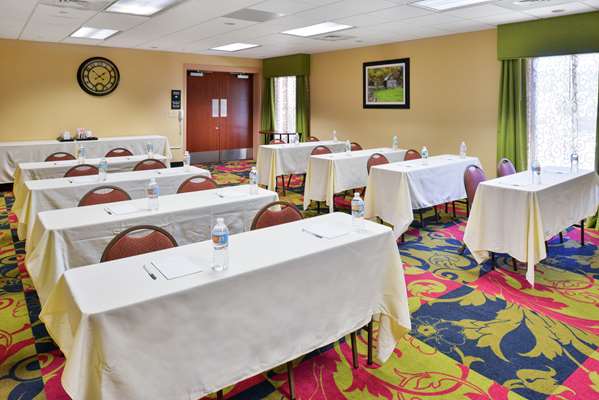  - Hampton Inn Fishersville - I-64, Exit 91