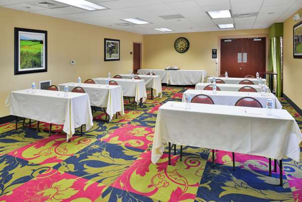  - Hampton Inn Fishersville - I-64, Exit 91