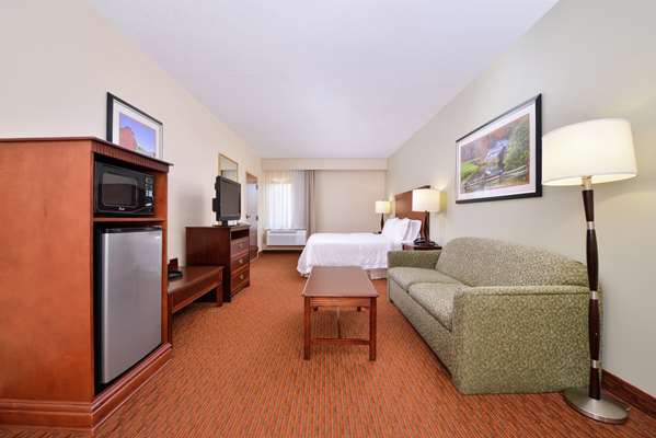  - Hampton Inn Fishersville - I-64, Exit 91