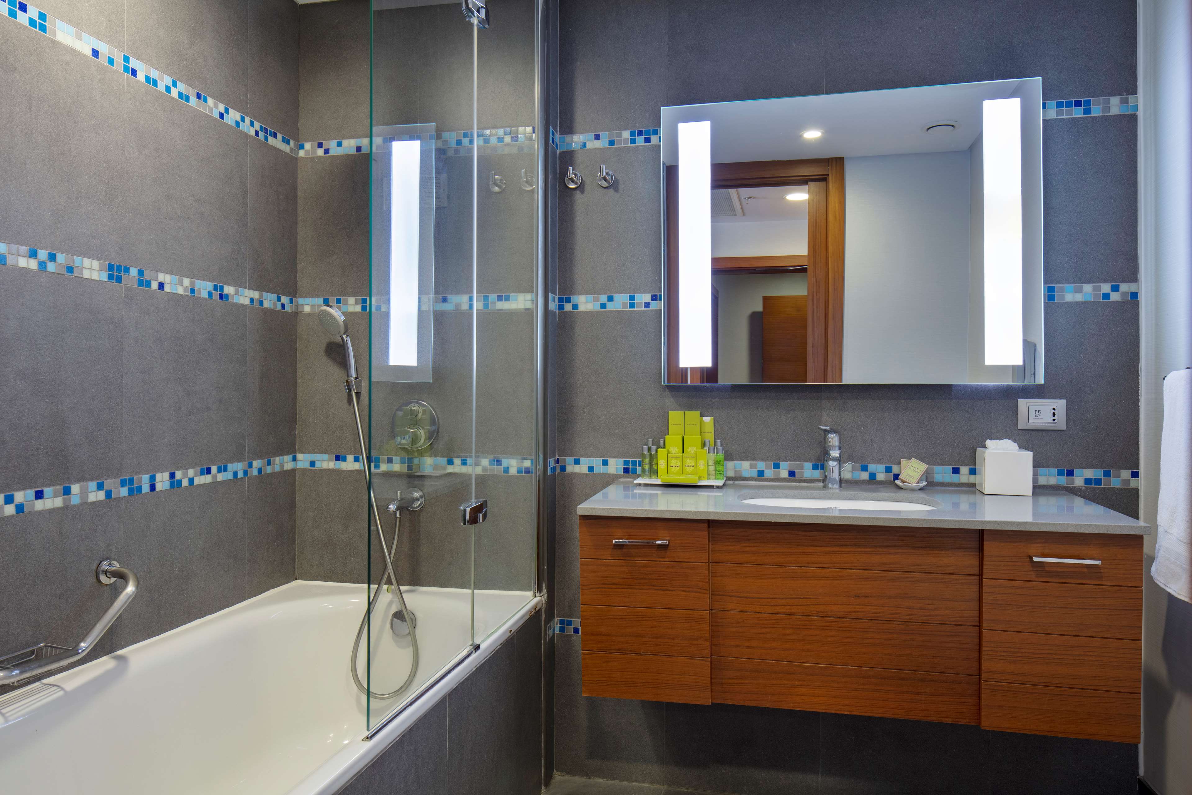 Doubletree By Hilton Kusadasi - Special Class Room Type - KING GUEST ROOM WITH VIEW