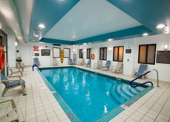 Pool - Hampton Inn West Mississauga