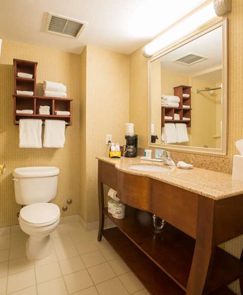  - Hampton Inn West Mississauga