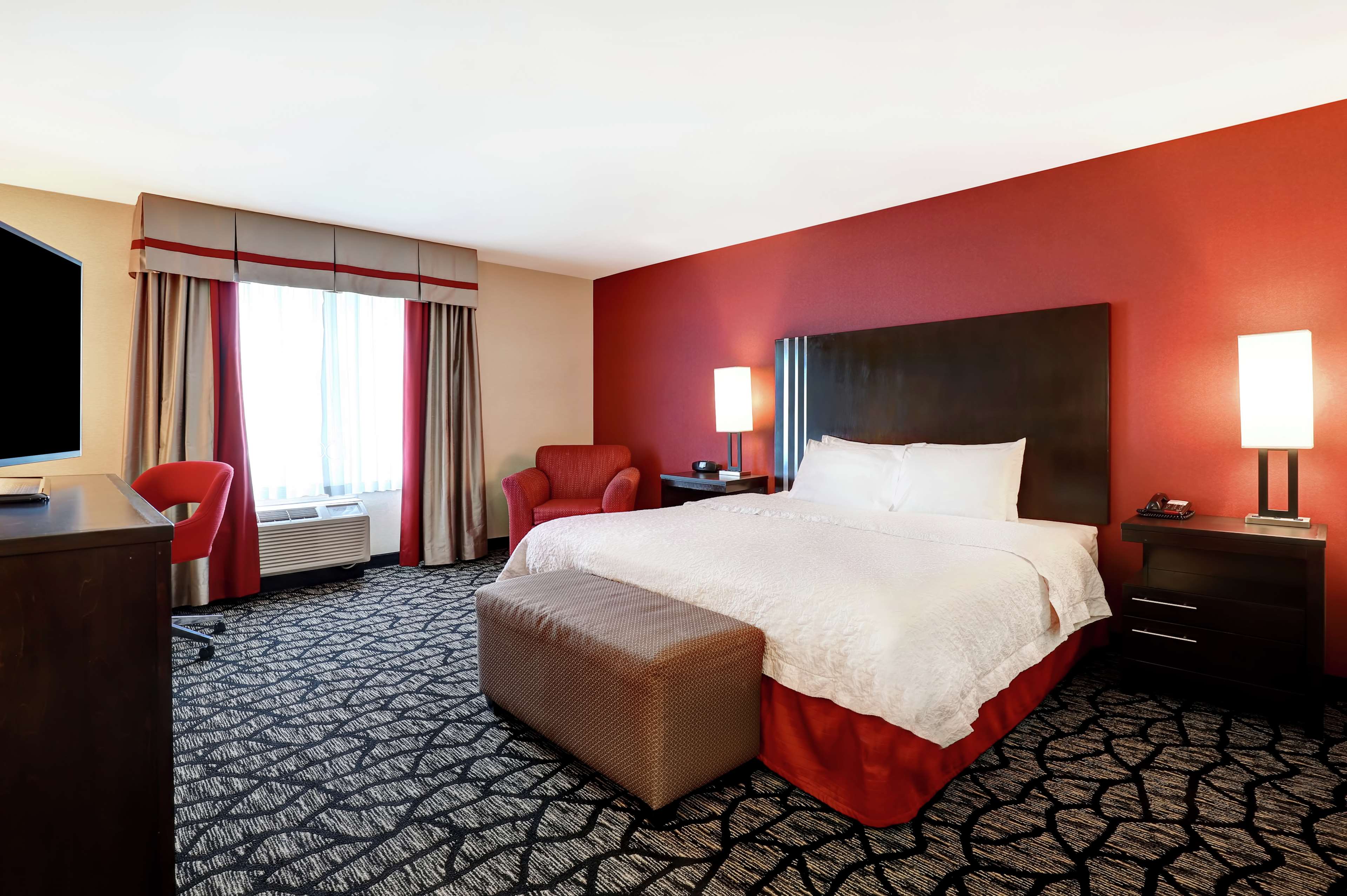 Hampton Inn by Hilton Chilliwack BC - Tap to explore photos