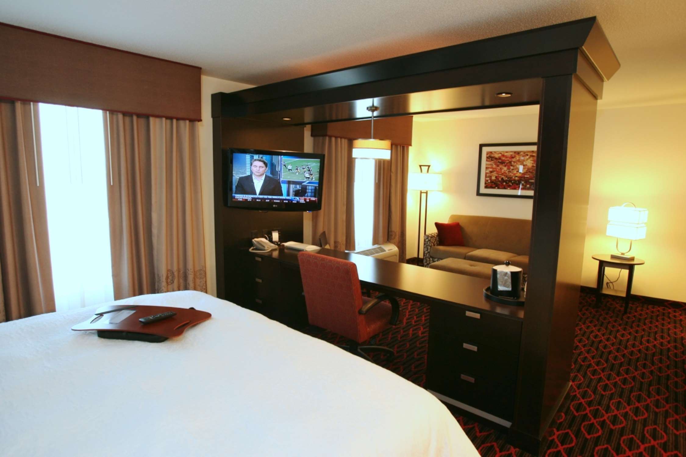 Hampton Inn by Hilton Fort Saskatchewan Room Type - 1 KING STUDIO SUITE NOSMOK