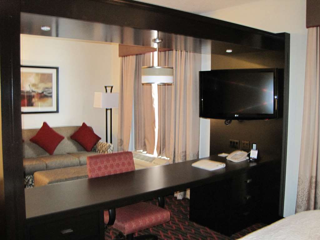 Hampton Inn by Hilton Fort Saskatchewan - Tap to explore photos