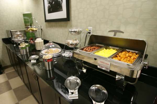 Restaurant - Hampton Inn Fort Saskatchewan