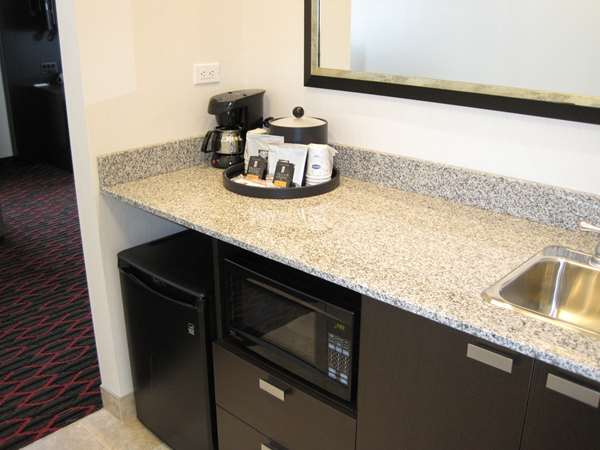  - Hampton Inn Fort Saskatchewan