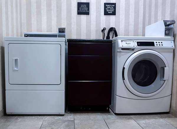  - Hampton Inn & Suites Edmonton Airport Leduc