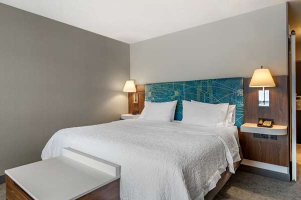  - Hampton Inn & Suites West Edmonton