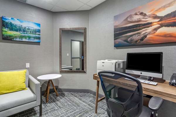 Conference Area - Hampton Inn & Suites West Edmonton