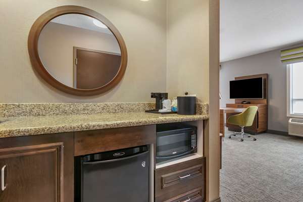  - Hampton Inn & Suites West Edmonton