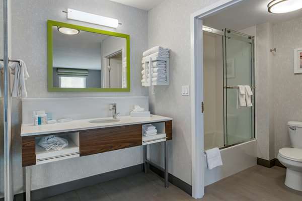  - Hampton Inn & Suites West Edmonton