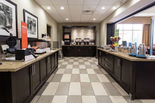 Restaurant - Hampton Inn Elliot Lake